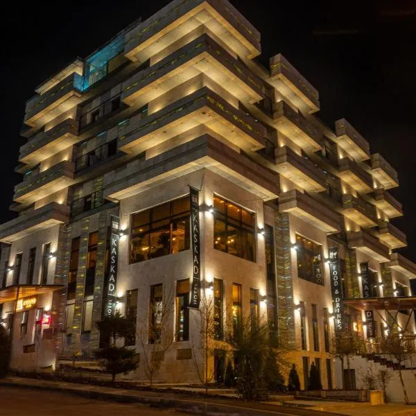 Готельно-ресторанний комплекс Каскад，位于Lyubotyn的酒店