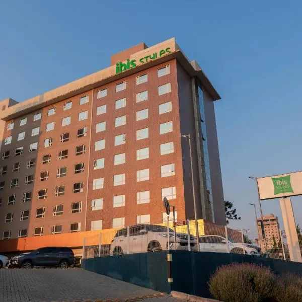 ibis Styles Curitiba Aeroporto，位于Barro Prêto的酒店