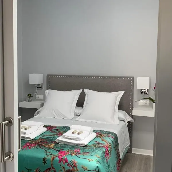 Kentia Rooms Torremolinos，位于多列毛利诺斯的酒店