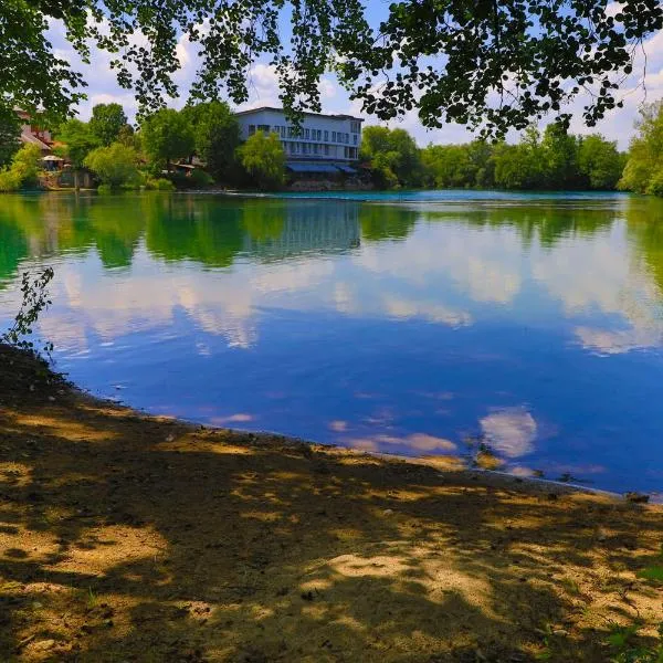 Apartment Green Lagoon，位于Golubić的酒店