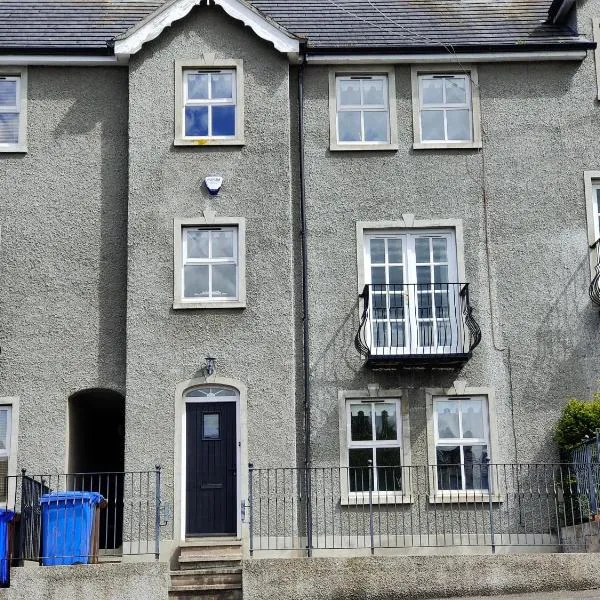 Castleview Large 3 Bedroom Family House - Glenarm，位于康洛赫的酒店