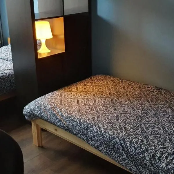 ROOM WITH 2 SEPARATED BEDS，位于莫尔特塞尔的酒店