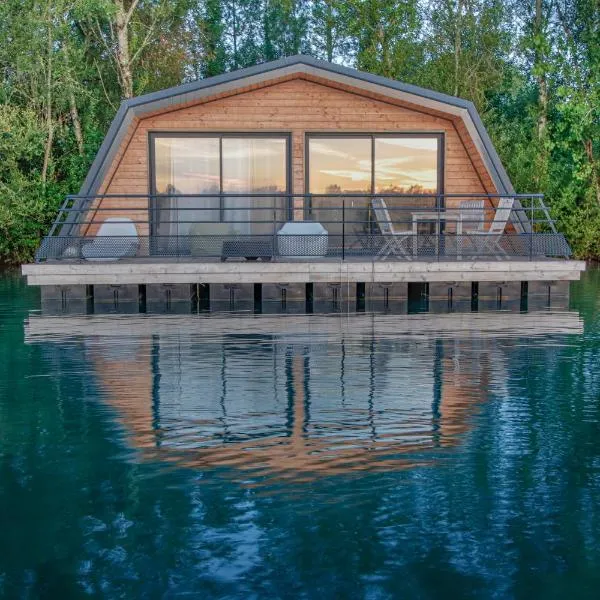 Maison flottante - Houseboat - Baurech Insolite，位于Baurech的酒店