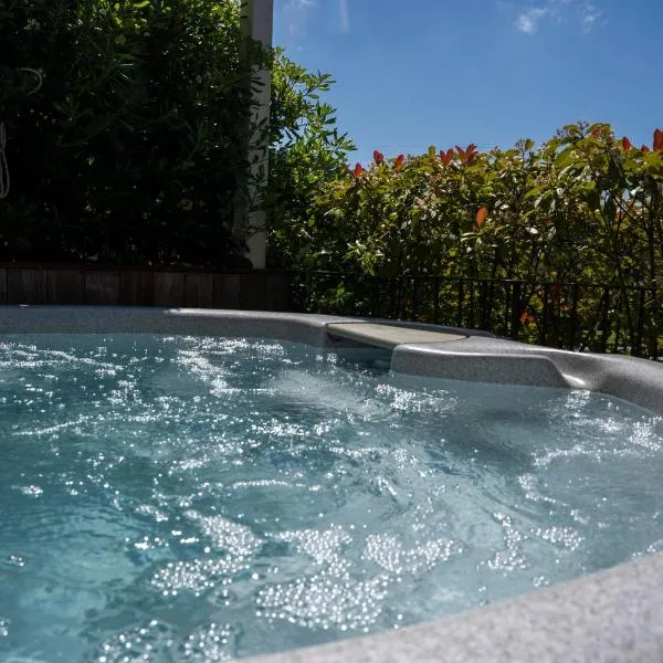 TIMO - Villa Luisa: con vasca idromassaggio privata，位于卡萨尔扎利古雷的酒店