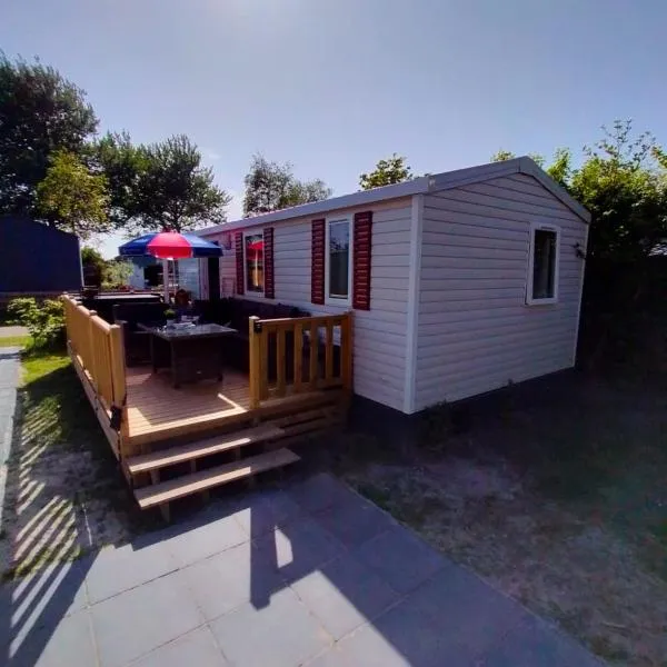 BJ Chalets - Robbengat 68 - Gezellige, kindvriendelijke chalet op vakantiepark Lauwersoog! Vroege incheck!，位于劳雷尔苏格的酒店