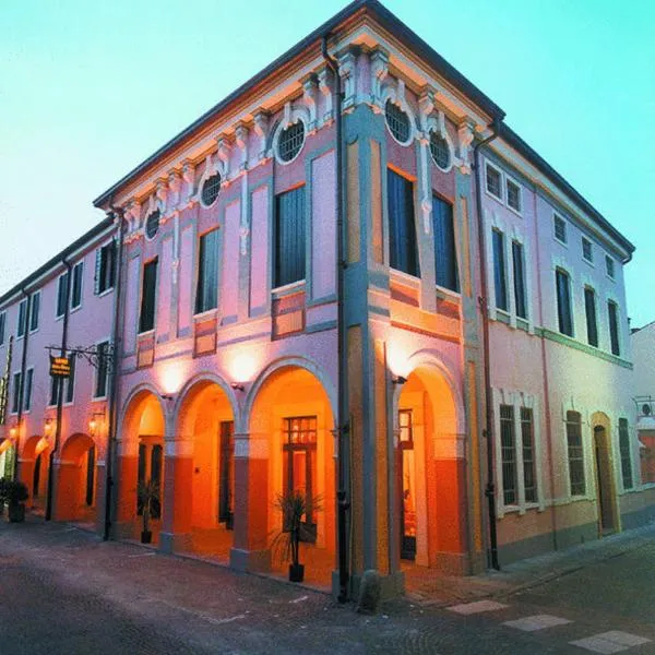 阿尔多莫罗酒店，位于Caselle的酒店