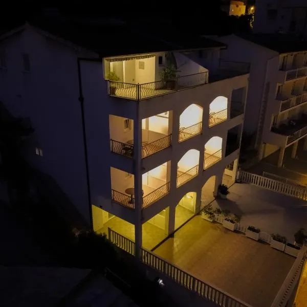 Apartments Larus，位于巴什卡沃达的酒店