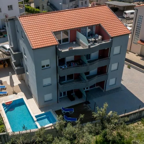 Apartments Karlo，位于珀德垂那的酒店