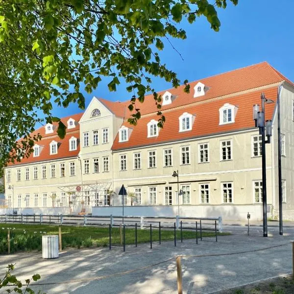 Hotel "Friedrich-Franz-Palais"，位于Glashagen的酒店