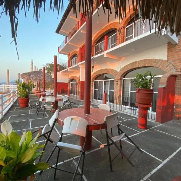 Traditional Sierra Leon Oceanfront Rooms - Adults Only，位于Quimixto的酒店