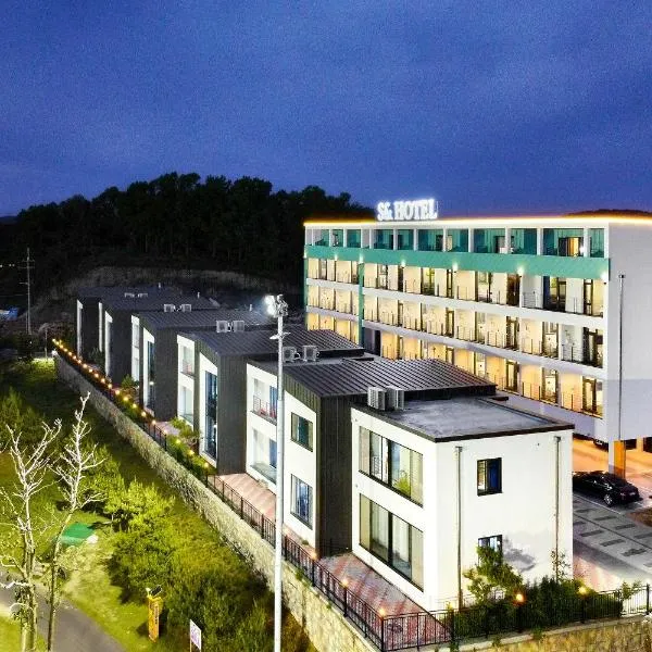 SN Hotel Daecheon，位于Taedŏk的酒店