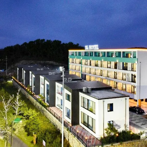 SN Hotel Daecheon，位于保宁市的酒店