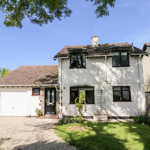 Ash Tree Cottage，位于霍尔斯沃西的酒店