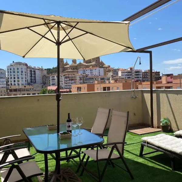 Apartamentos Alcañiz, Suite Deluxe，位于阿尔卡尼斯的酒店