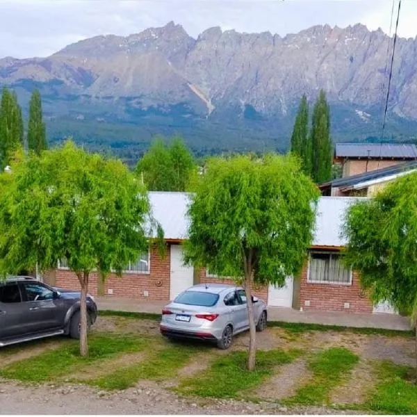 Los Lúpulos Departamentos Privados，位于埃博森的酒店