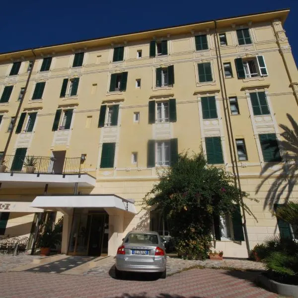 Hotel Esperia，位于奥尔科费利诺的酒店
