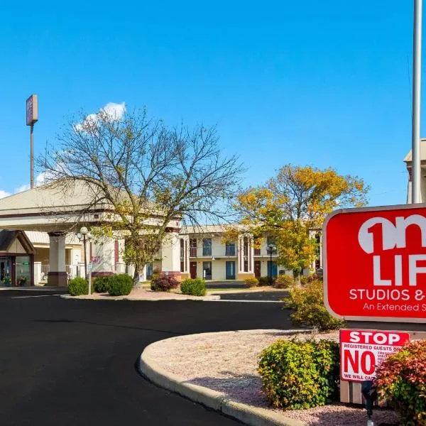 One life studio and suites，位于埃文斯维尔的酒店