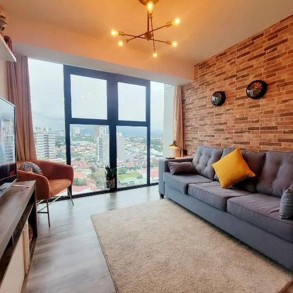 Cosmopolitan APT 1407, 5 Star Facilities, 15m SJO Airport, Parking, Pool, Gym，位于圣何塞的酒店