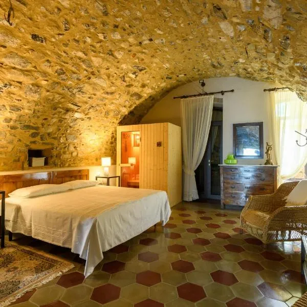 Residenza di Prestigio In Riva al Lago Marone LOFT，位于马罗内的酒店