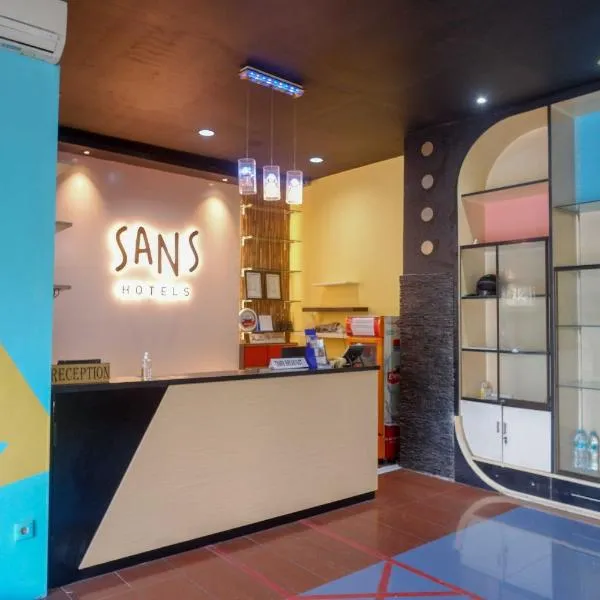 Sans Hotel International Surabaya，位于Gubeng的酒店