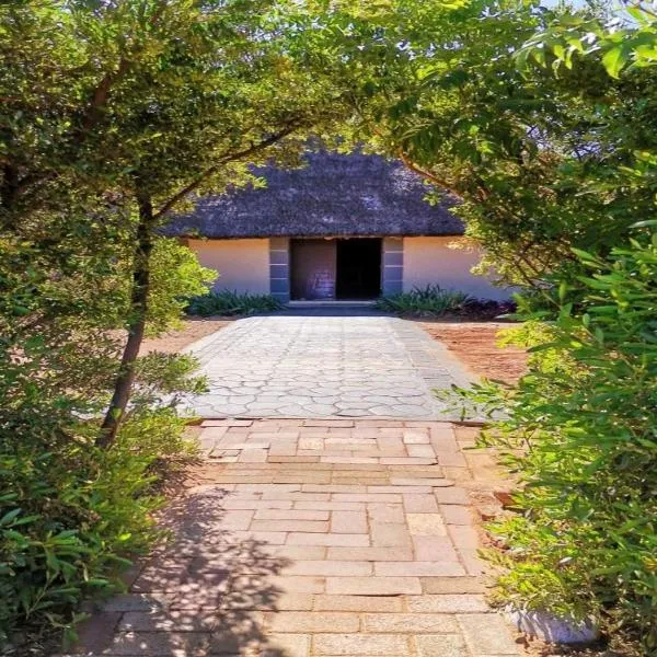 Monakaladi Gardens Function Venue and Homestead，位于Mmabatho的酒店