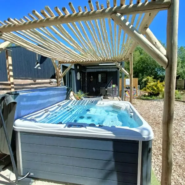 Apb-Spa cottages et Apb BnB avec piscine，位于圣让-德蒙的酒店