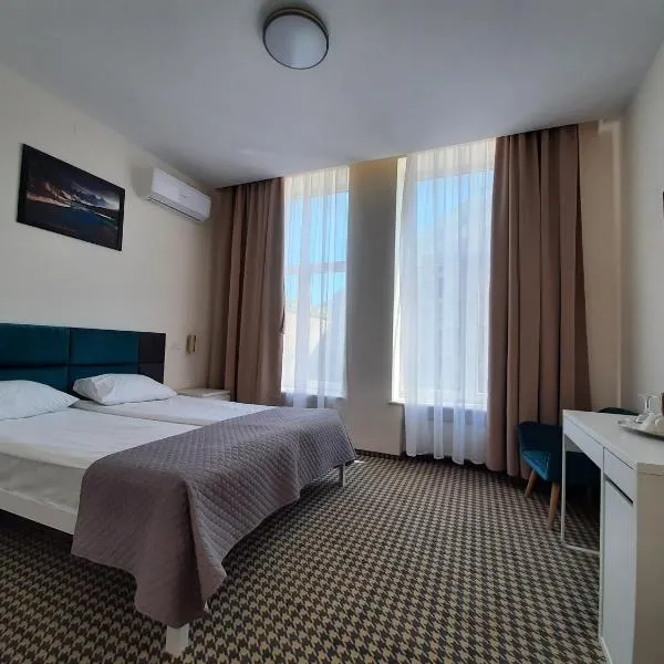 阿斯托利亚市中心酒店，位于Ciurbeşti的酒店