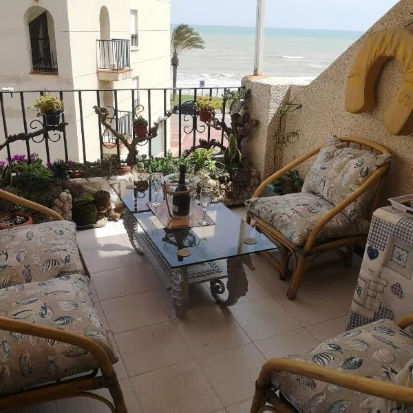 En Marina D'Or primera linea real，位于奥罗佩萨德尔马的酒店