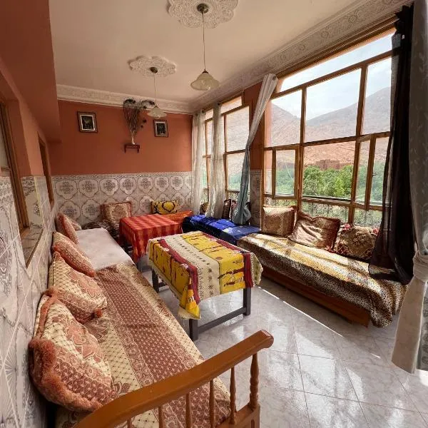 Dar Relax Hostel, Gorges de Todra，位于Aït Attouch的酒店