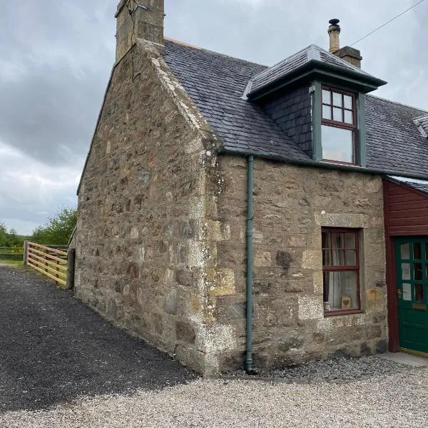 Quirky Highland Cottage with Stunning Views，位于Croick的酒店