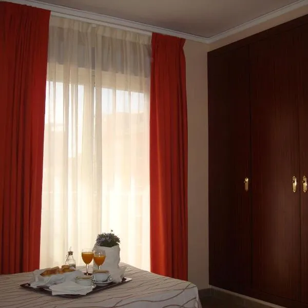 Hotel Fin De Semana，位于普拉亚西拉科的酒店
