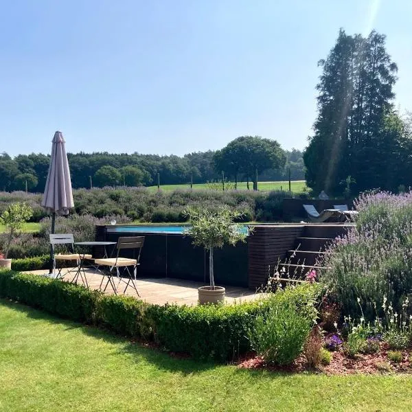 La Milardière Chambres d'Hôtes B&B，位于特镇的酒店