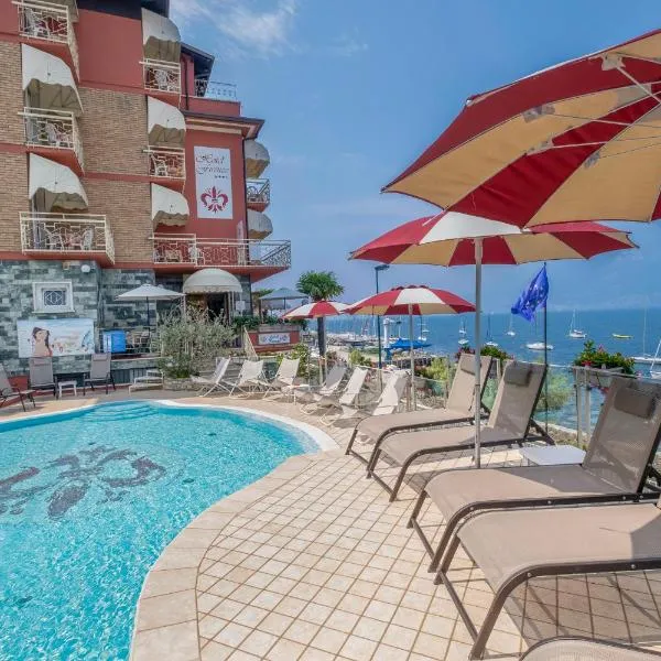 Hotel Firenze 3 Stelle Superior，位于布雷佐内加尔达的酒店