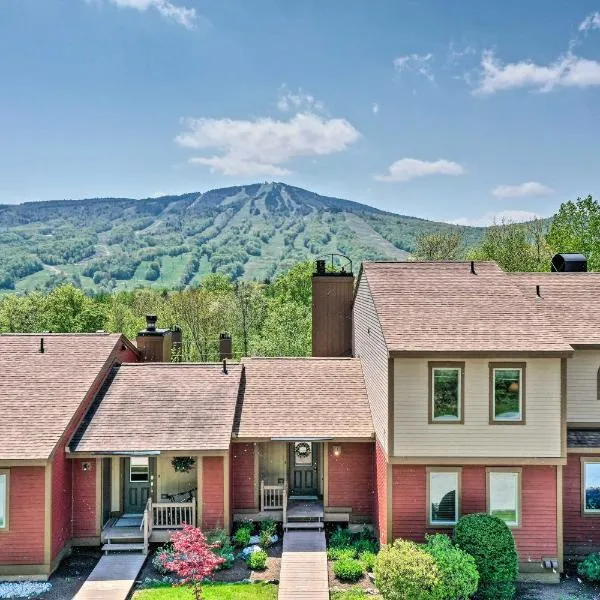 Timber Creek Townhome with 2 Decks and Mtn Views!，位于西多佛的酒店