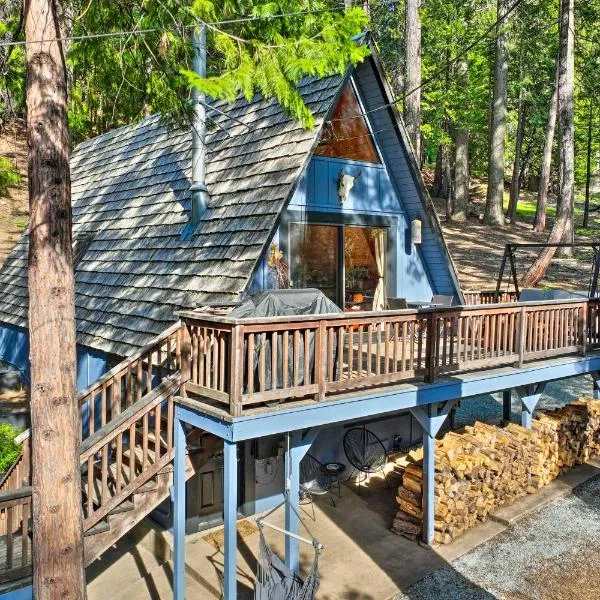 Decks, Grills and Fire Pit Camp Connell Hideaway!，位于Camp Connell的酒店