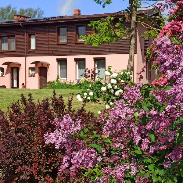Dom Gościnny Przy Jeziorze，位于Gardna Wielka的酒店