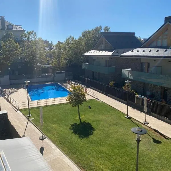 Casa nueva en la ciudadela con piscina，位于Fraginal的酒店