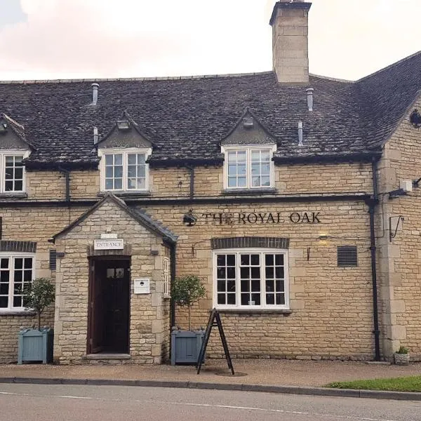 The Royal Oak Duddington，位于North Luffenham的酒店