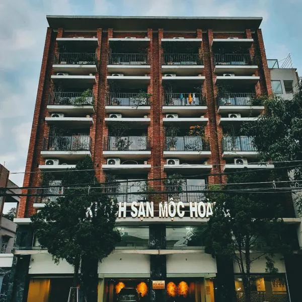 Moc Hoang Hotel，位于Dịch Trì的酒店