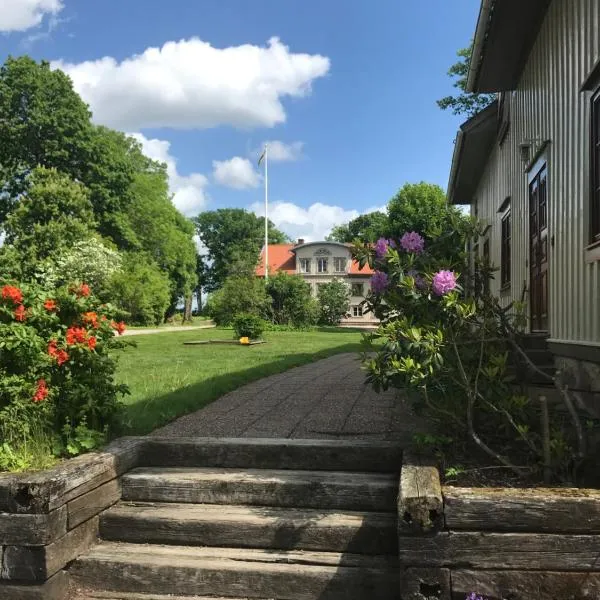 Sjötorp Säteri Bed & Breakfast，位于Bitterna的酒店