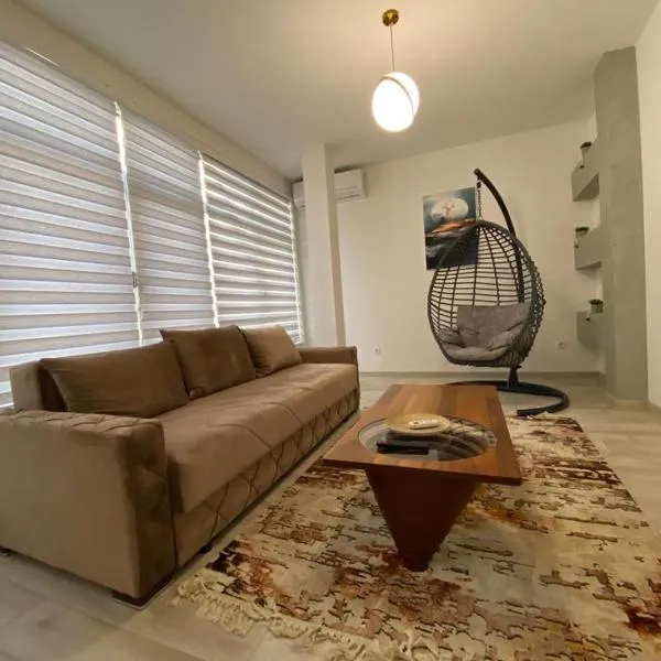 Koca Apartmani，位于新帕扎尔的酒店