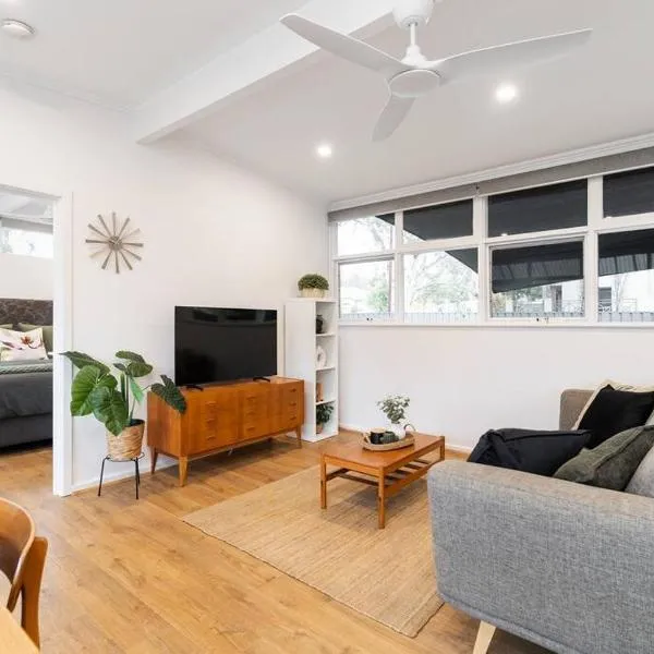 Modern Stylish Self-contained Apartment，位于Burnside的酒店