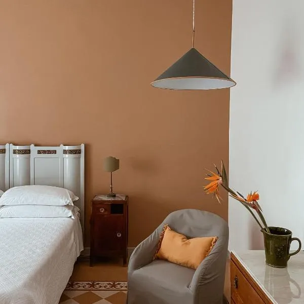 博尔戈瓦乐丽塔酒店，位于吉诺萨滨海的酒店