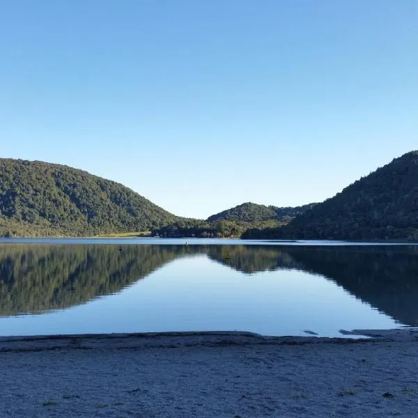 蓝湖TOP10假日公园，位于Lake Tarawera的酒店