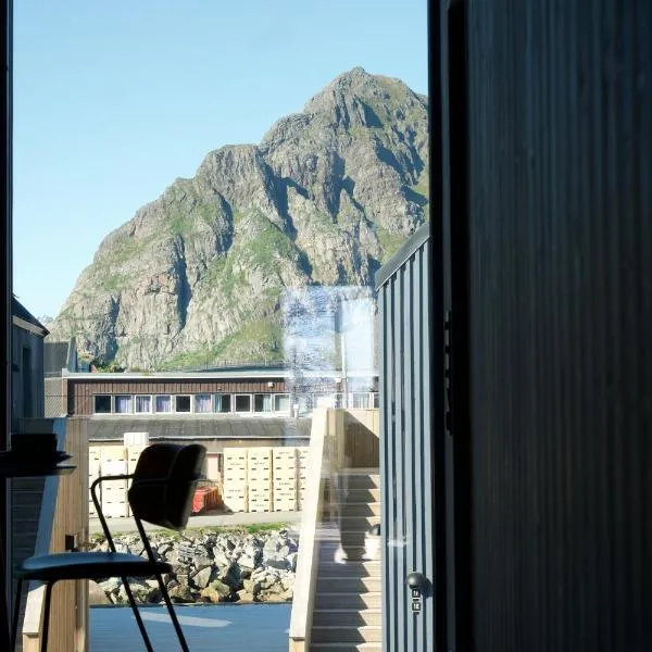 Brand new apartment by the sea in Henningsvær，位于亨宁斯韦尔的酒店