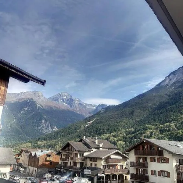 Appartement plein centre ville de Bozel，位于Bozel的酒店