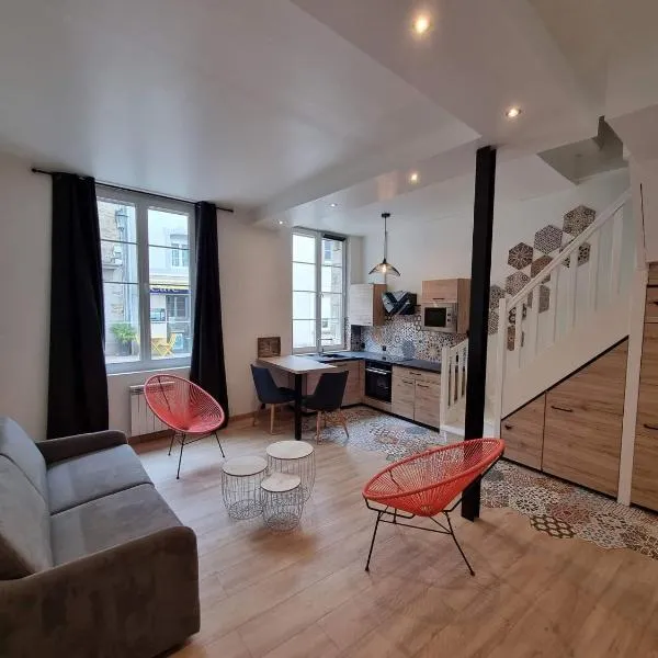 Appartement bord de mer，位于迪纳尔的酒店