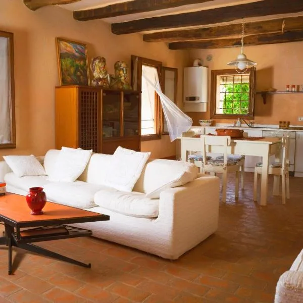 La Casa di Laura，位于Castelcucco的酒店