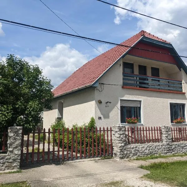 Tulipan Haz，位于Balaton的酒店