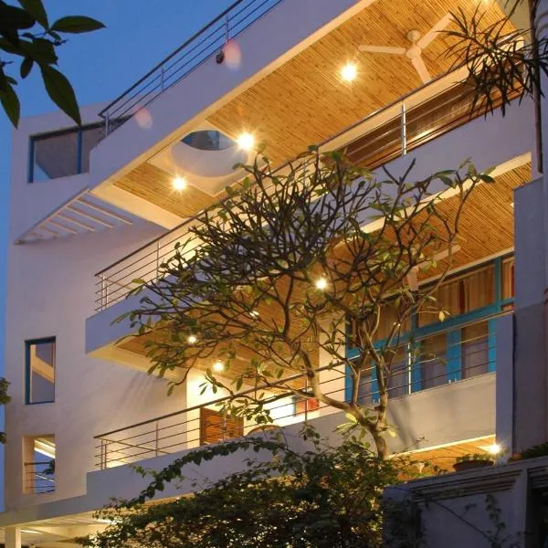 B十九住宿加早餐旅馆，位于加济阿巴德的酒店
